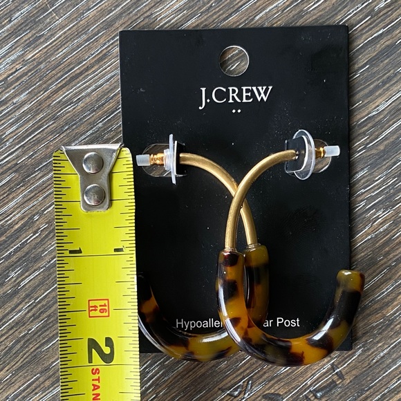 2/$30 NWT J Crew gold metal tortoise hoop earrings new - Picture 3 of 5